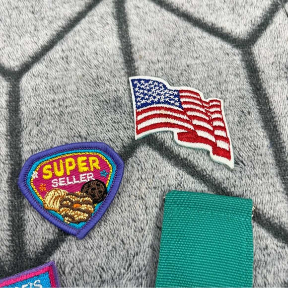 6 Girl Scout Patches and Pins Y - Picture 4 of 6